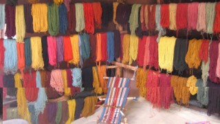 Handgef&auml;rbte Wolle in Chinchero